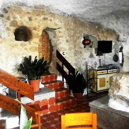 La Serrana Bedmar y Garciez Buitenkant foto
